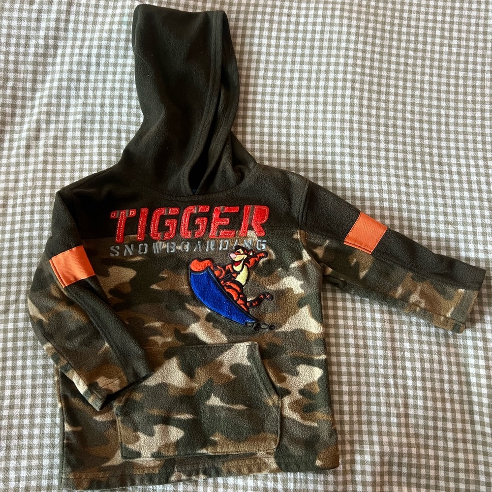 Vintage Tigger Snowboarding Camouflage Kids Hoodie